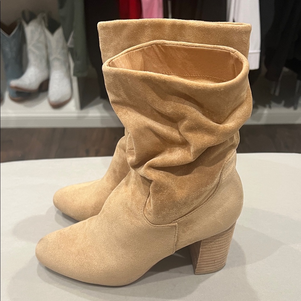 Women’s Slouchy Mid-Heel Suede Boots - Beige